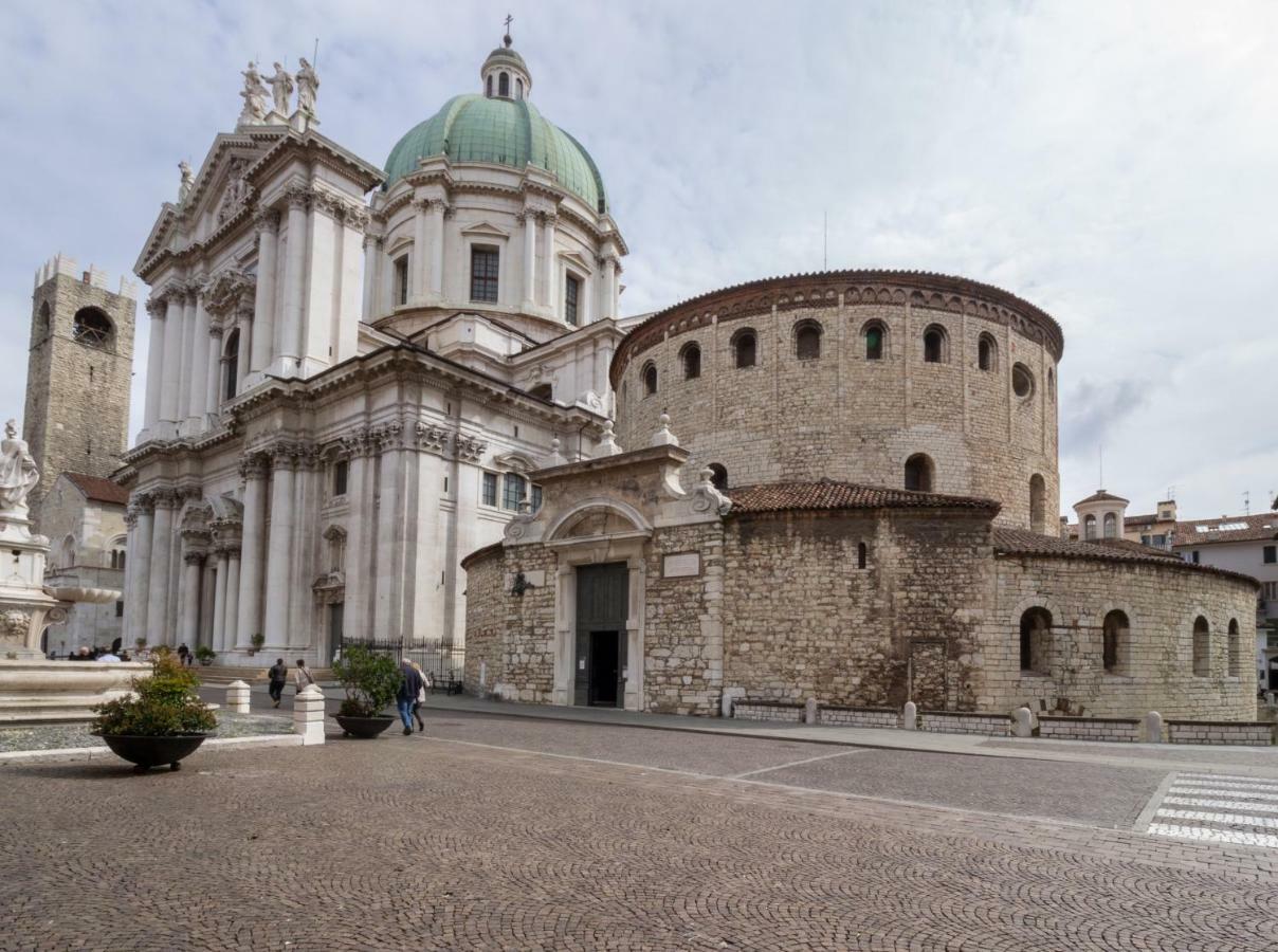 Locanda Delle Mercanzie Brescia Bagian luar foto