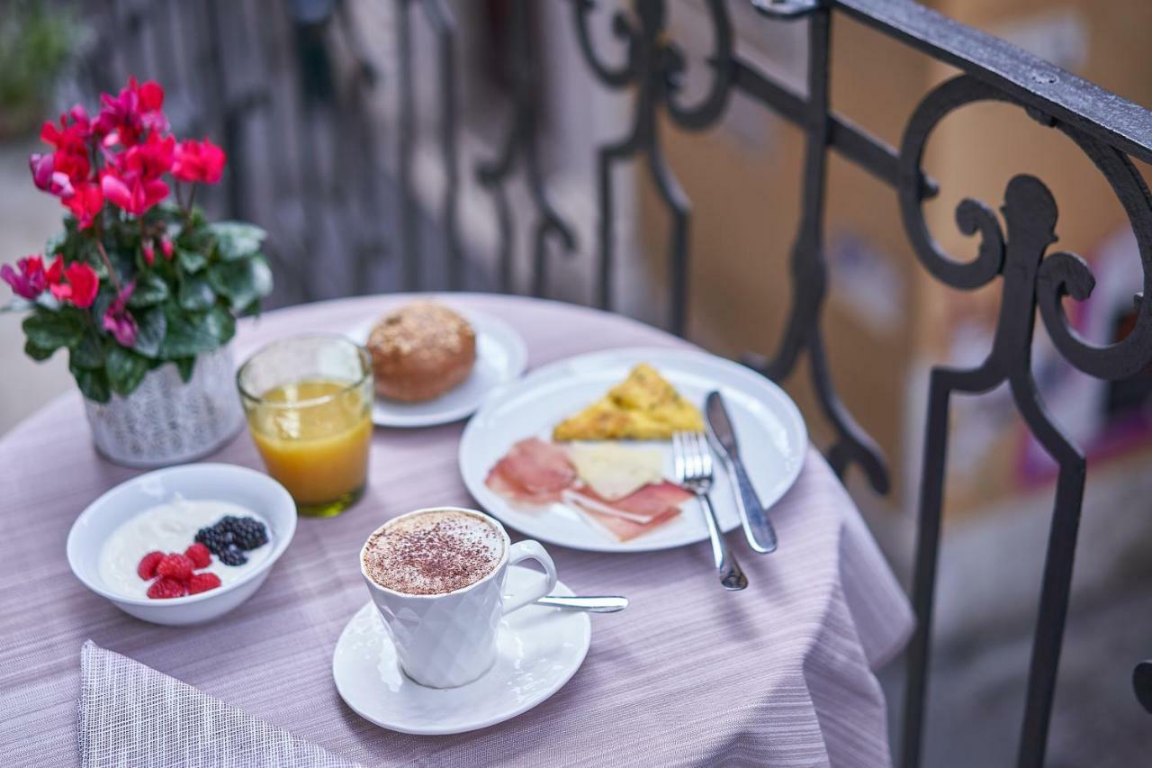 Locanda Delle Mercanzie Brescia Bagian luar foto