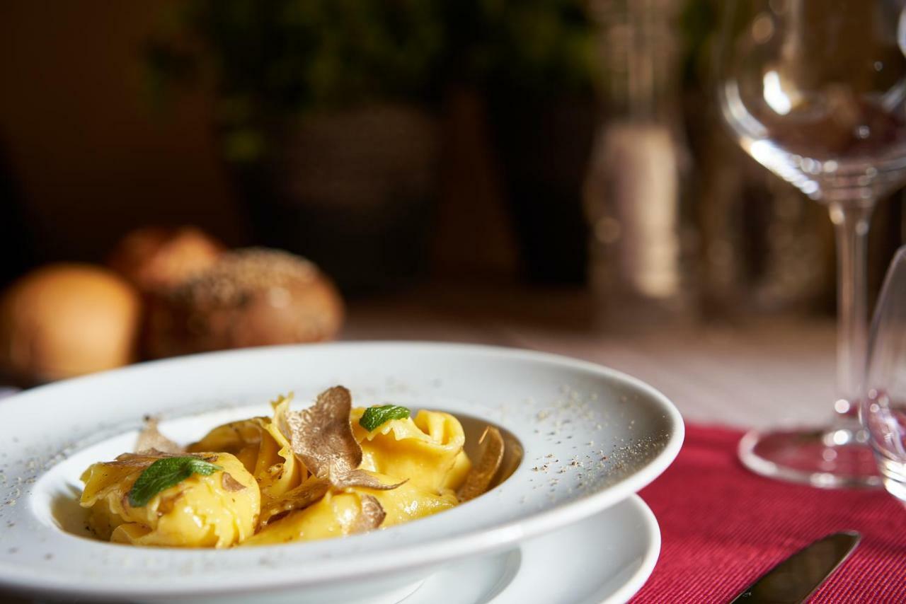 Locanda Delle Mercanzie Brescia Bagian luar foto